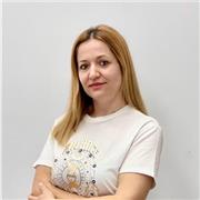 J'enseigne l'anglais ainsi que la langue seconde pour tout les ages